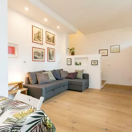 Apartament Spacious House With Garden In Isola Mediolan