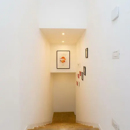 Spacious House With Garden In Isola * Mediolan
