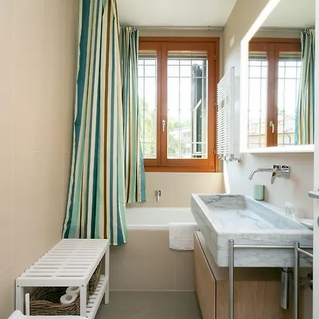 Spacious House With Garden In Isola * Mediolan