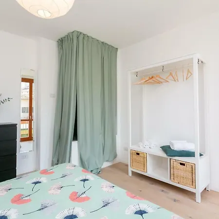 Spacious House With Garden In Isola * Mediolan