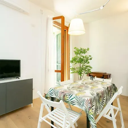 Spacious House With Garden In Isola Apartament
