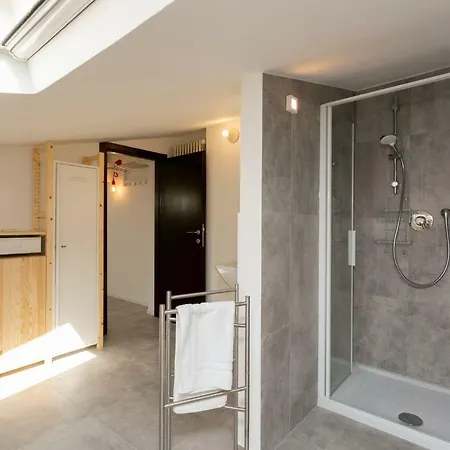 Spacious House With Garden In Isola * Mediolan