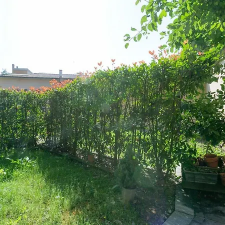 Spacious House With Garden In Isola Mediolan