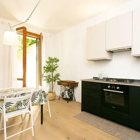 Spacious House With Garden In Isola Apartament *